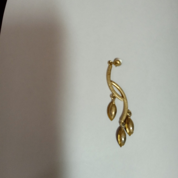 Diamond Cut Amber Pierce Earrings in Gold Settings Hanging 2" long - Picture 2 of 5